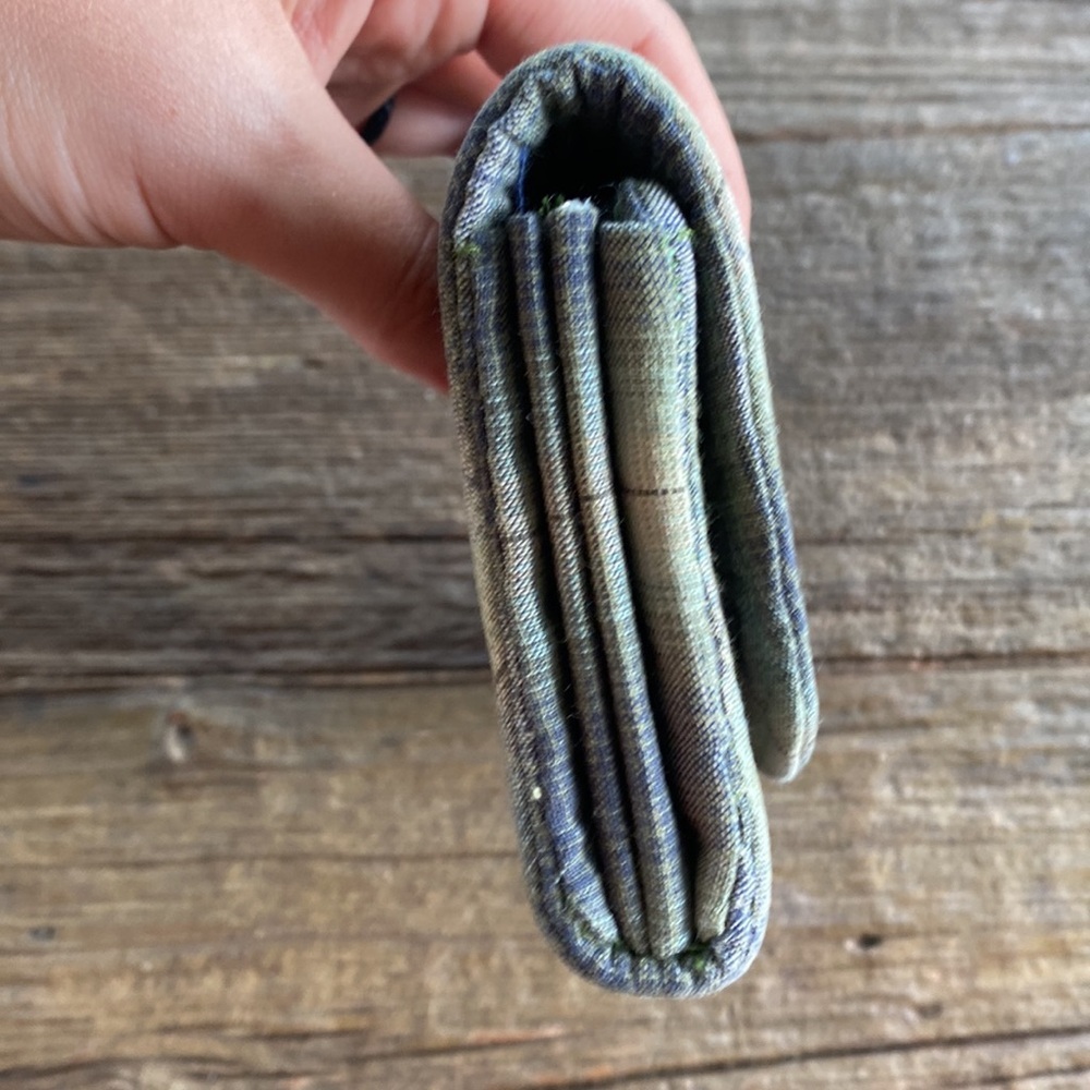 Handmade quilted cottagecore accordion wallet. Soft shabby chic boho cabincore - Picture 4 of 9